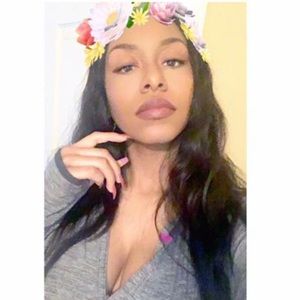 Meet your Posher, Adaira